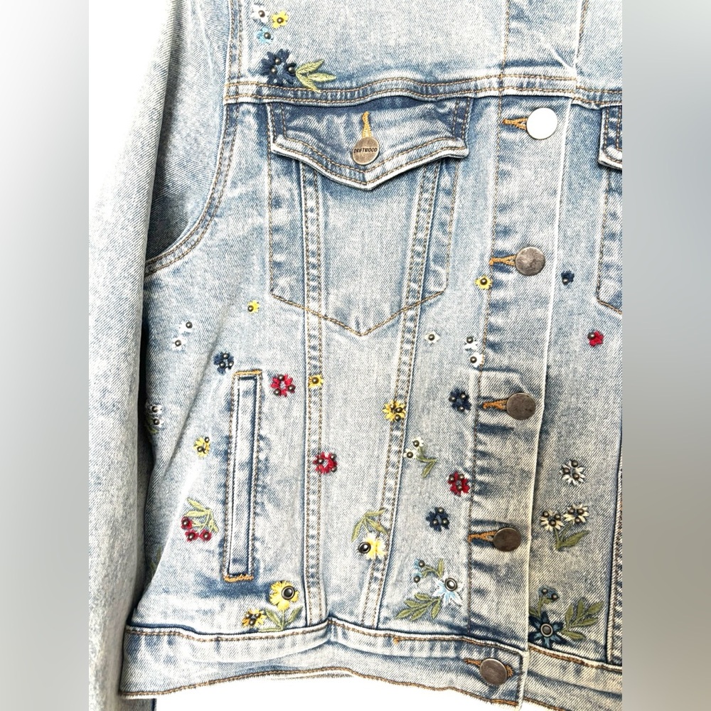 Driftwood Women's Tweedle‎ Dee Floral Medium Wash Jean Jacket- Medium - Picture 3 of 10
